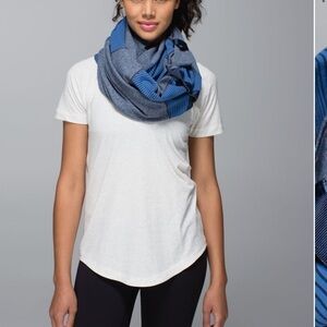 EUC Lululemon Vinyasa * Quilt Scarf/Wrap